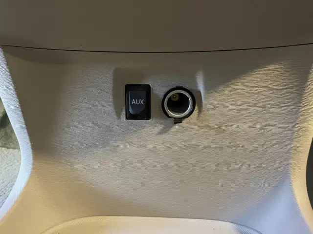 2013 Toyota Sienna - Photo 21