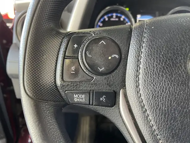 2018 Toyota RAV4 LE - Photo 17
