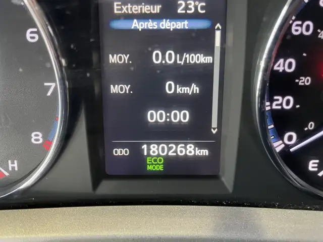 2018 Toyota RAV4 LE - Photo 20