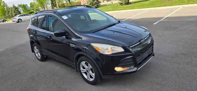 2014 Ford Escape SE 4dr Front-wheel Drive Automatic - Photo 4