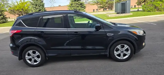 2014 Ford Escape SE 4dr Front-wheel Drive Automatic - Photo 10