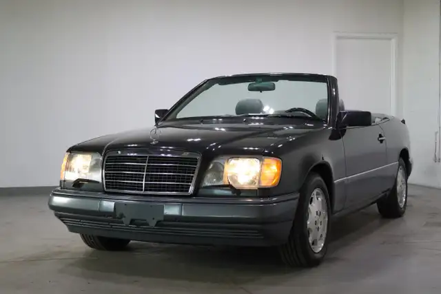 1995 Mercedes-Benz E Class E320 Cabriolet 3.2L | LOW MILEAGE | R - Photo 2