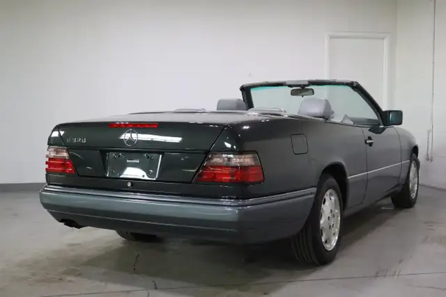 1995 Mercedes-Benz E Class E320 Cabriolet 3.2L | LOW MILEAGE | R - Photo 6