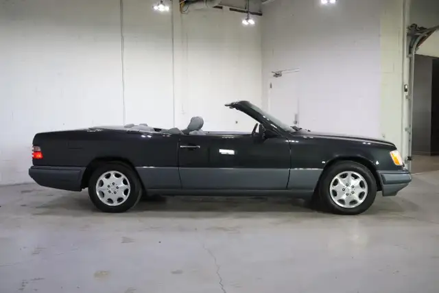 1995 Mercedes-Benz E Class E320 Cabriolet 3.2L | LOW MILEAGE | R - Photo 7