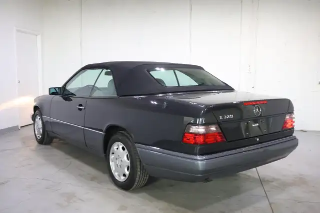 1995 Mercedes-Benz E Class E320 Cabriolet 3.2L | LOW MILEAGE | R - Photo 13