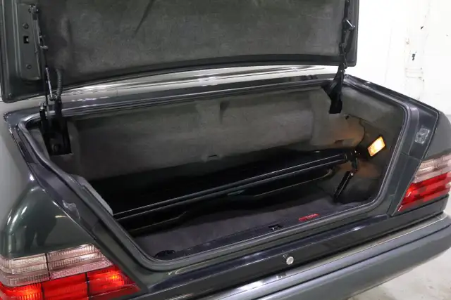 1995 Mercedes-Benz E Class E320 Cabriolet 3.2L | LOW MILEAGE | R - Photo 25
