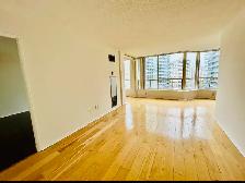MISSISSAUGA CITY CENTRE LARGE ALL-INCLUSIVE SUITE AVAILABLE NOW - Photo 2