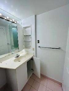 MISSISSAUGA CITY CENTRE LARGE ALL-INCLUSIVE SUITE AVAILABLE NOW - Photo 22