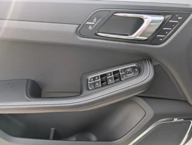2023 Porsche Macan Macan T Jamais Accid - Photo 9