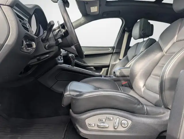 2023 Porsche Macan Macan T Jamais Accid - Photo 10