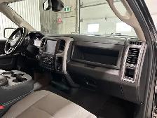 RAM 1500 Classic Express Quad Cab 4x4 caisse de 6 pi 4 po 2021 à - Photo 19