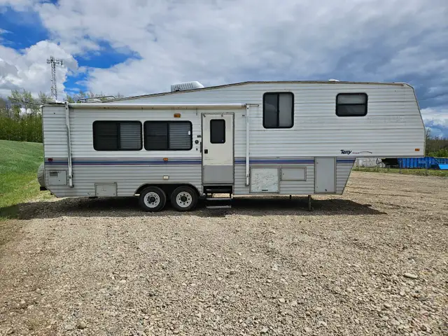 1995 Terry 32 Ft T/A Fifth Wheel 325F - Photo 6