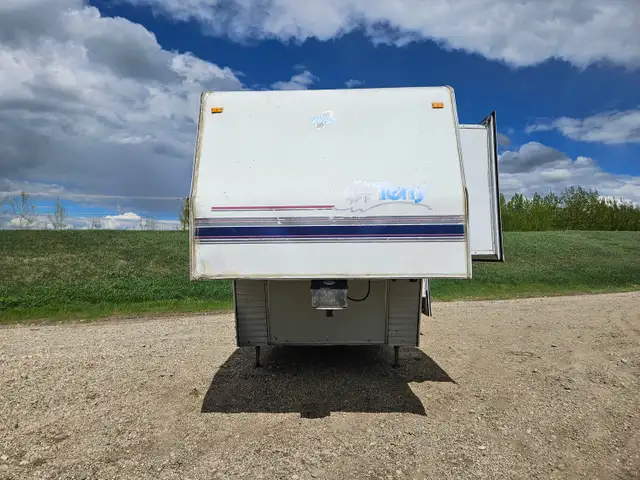 1995 Terry 32 Ft T/A Fifth Wheel 325F - Photo 8