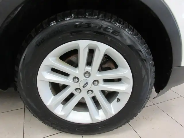 FORD EXPLORER 2013 XLT AWD V6 3.5L BANC CHAUFFANT A/C 7 PASSA - Photo 4