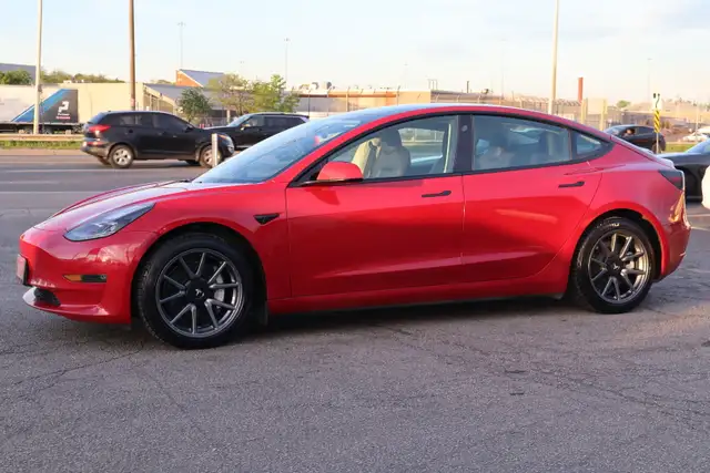 2021 Tesla Model 3 - Photo 3
