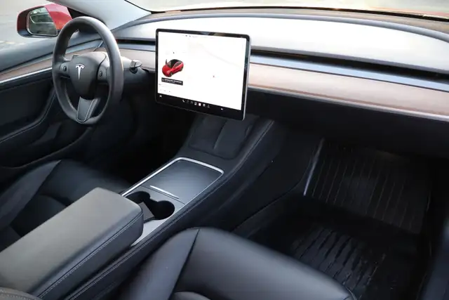 2021 Tesla Model 3 - Photo 11