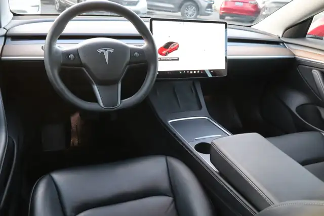 2021 Tesla Model 3 - Photo 12
