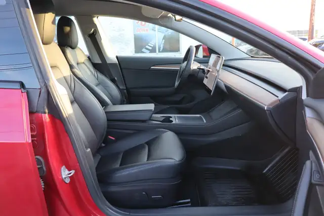 2021 Tesla Model 3 - Photo 21