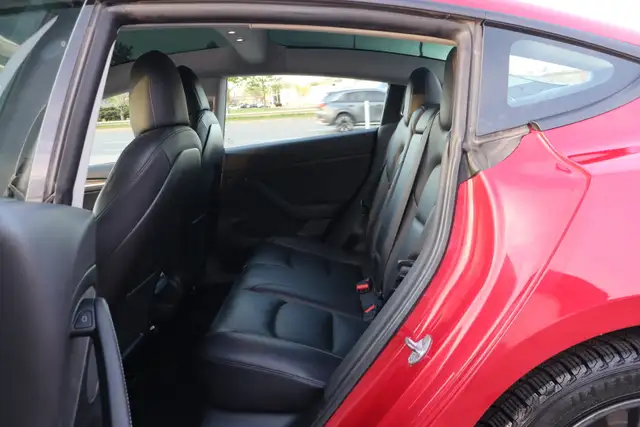 2021 Tesla Model 3 - Photo 23