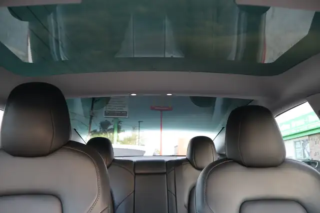 2021 Tesla Model 3 - Photo 25