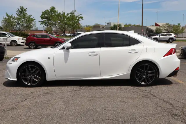 2015 Lexus IS - Photo 4