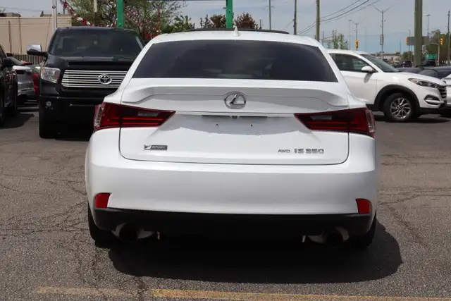 2015 Lexus IS - Photo 6