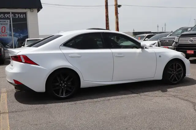 2015 Lexus IS - Photo 7