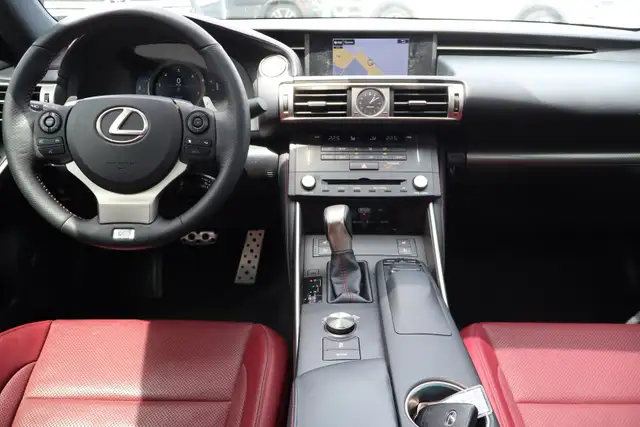 2015 Lexus IS - Photo 10