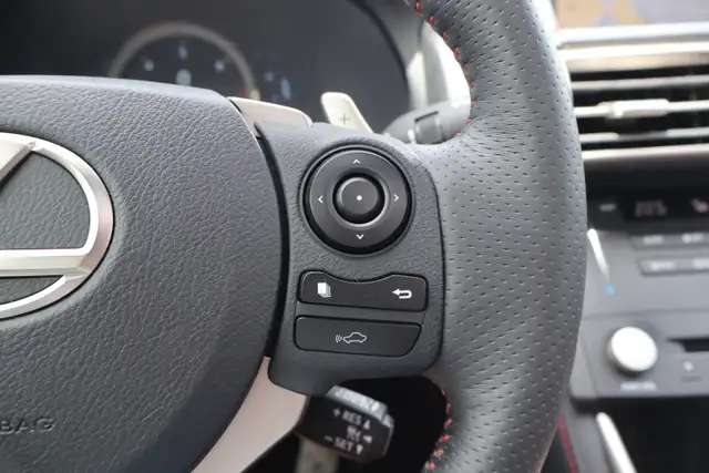 2015 Lexus IS - Photo 14