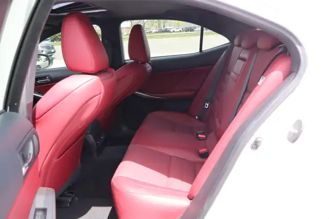 2015 Lexus IS - Photo 26