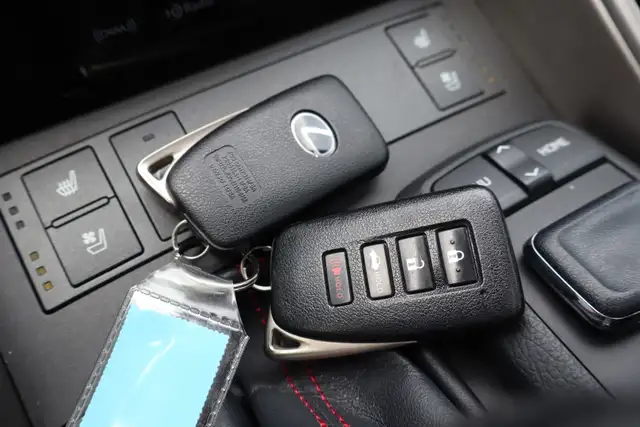 2015 Lexus IS - Photo 34