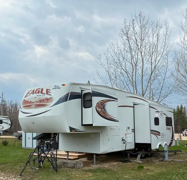2012 Jayco Eagle Super Lite 31.5 RLTS Fifth Wheel Trailer - Photo 5