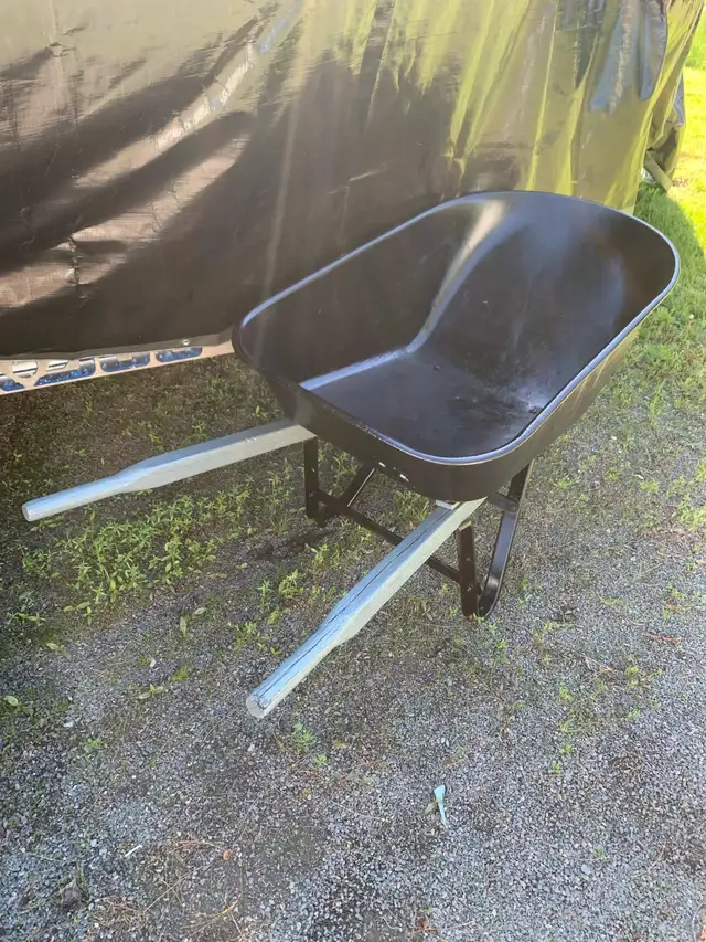 yardworks wheelbarrow
