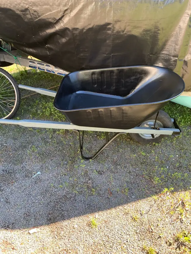 yardworks wheelbarrow - Photo 2