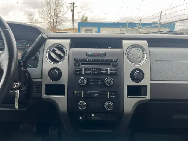 2011 Ford F-150 XLT Crew Cab 5.0L V8 | No Accidents | Command St - Photo 26