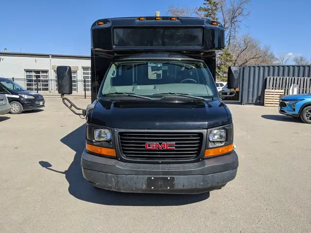2008 GMC Savana 3500 DIESEL | 18 SEATS | AC UNIT |POWER ENTRANCE - Photo 9