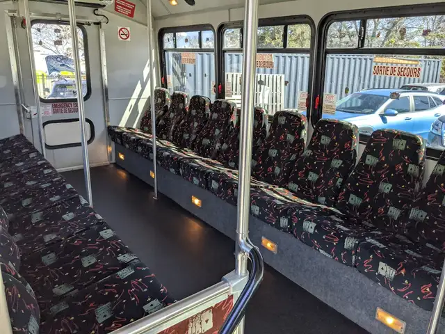 2008 GMC Savana 3500 DIESEL | 18 SEATS | AC UNIT |POWER ENTRANCE - Photo 21