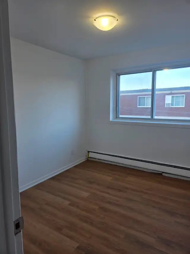 Renovated 4.5 Apartment for rent in Ville Saint-Laurent - Photo 7
