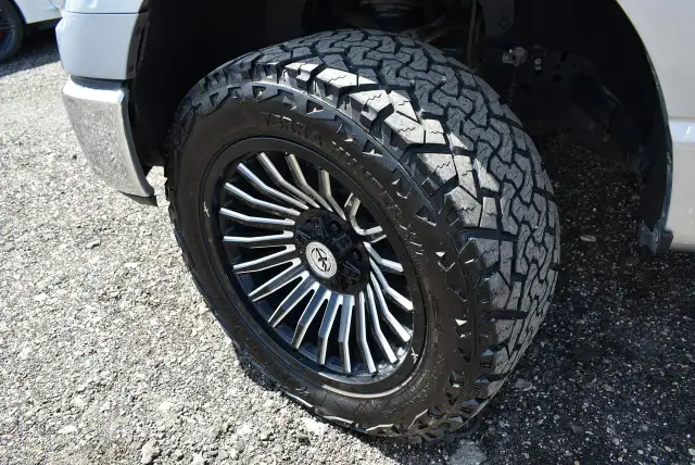 2023 Ford F-150 XLT - 5.0L - 6.5' BOX - LIFTED - Photo 11