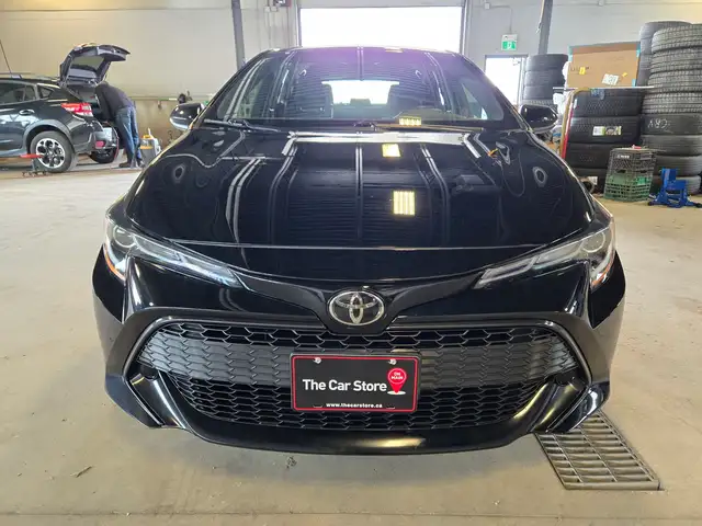 2019 Toyota Corolla SE Hatchback | Well Serviced | Clean Title - Photo 2