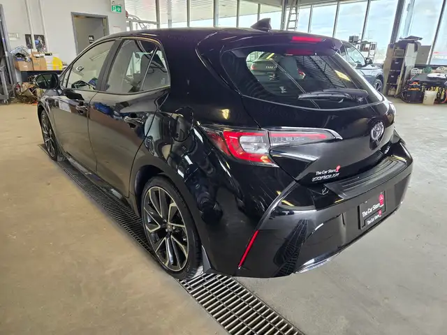 2019 Toyota Corolla SE Hatchback | Well Serviced | Clean Title - Photo 7
