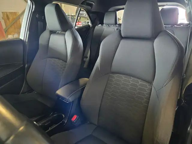 2019 Toyota Corolla SE Hatchback | Well Serviced | Clean Title - Photo 9