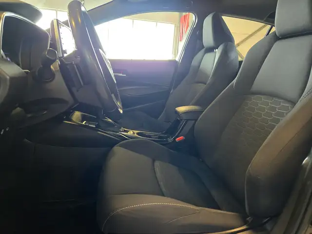 2019 Toyota Corolla SE Hatchback | Well Serviced | Clean Title - Photo 10