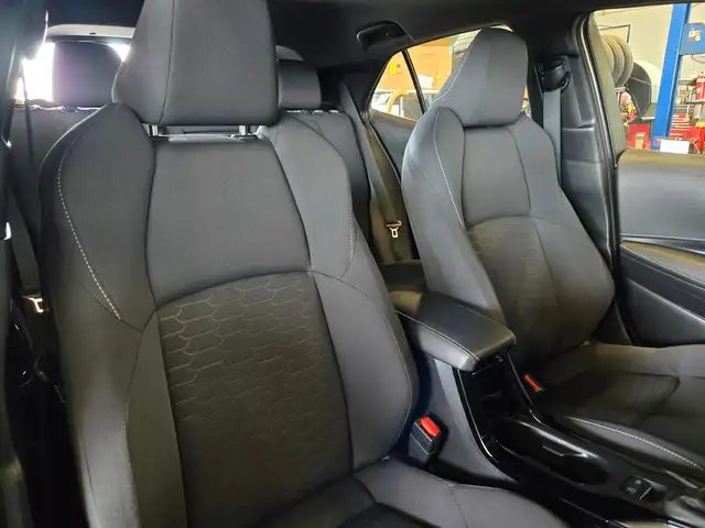 2019 Toyota Corolla SE Hatchback | Well Serviced | Clean Title - Photo 12