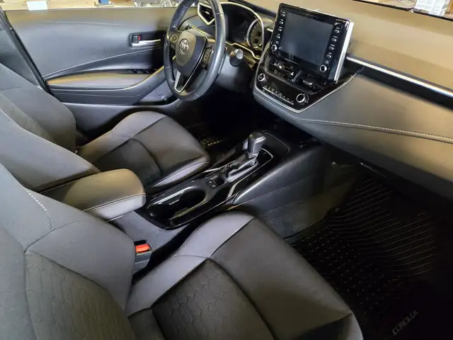 2019 Toyota Corolla SE Hatchback | Well Serviced | Clean Title - Photo 13