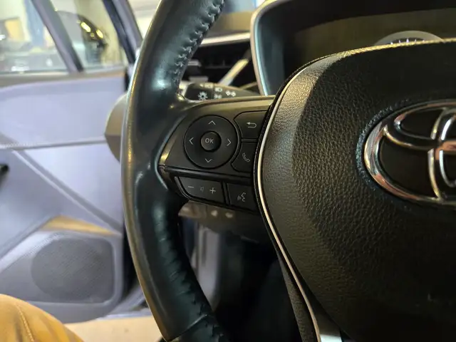 2019 Toyota Corolla SE Hatchback | Well Serviced | Clean Title - Photo 16