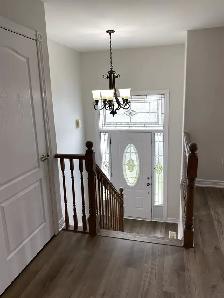 House for rent Bradford On - Photo 2