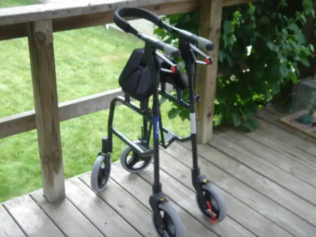 Walker- Dana Douglas Rollator- Nexus 3  Walker, New Condition - Photo 6