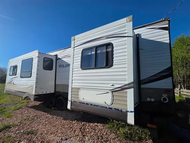 2014 Wildwood With Bunkhouse 36ft - Photo 2