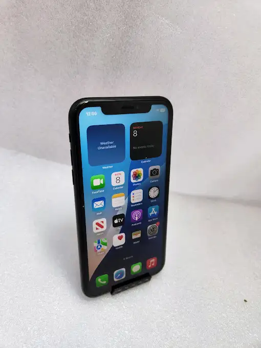 iPhone XR 64gb Black 3 Months Warranty W/Charger - Photo 2